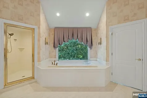 309 Skyridge Road Franklin Lakes NJ 07417