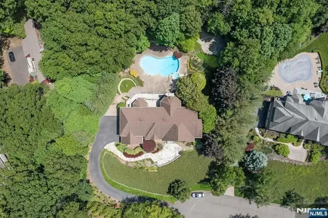 309 Skyridge Road Franklin Lakes NJ 07417