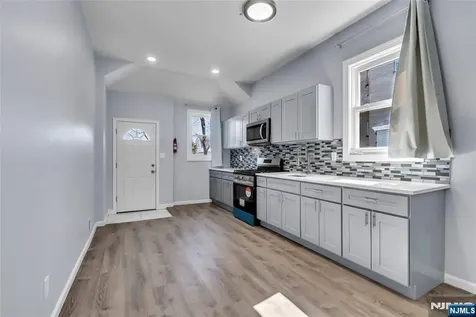 162 Clinton Street East Orange NJ 07018