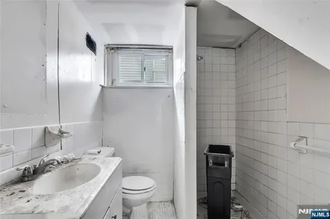 162 Clinton Street East Orange NJ 07018