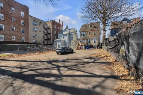 162 Clinton Street East Orange NJ 07018