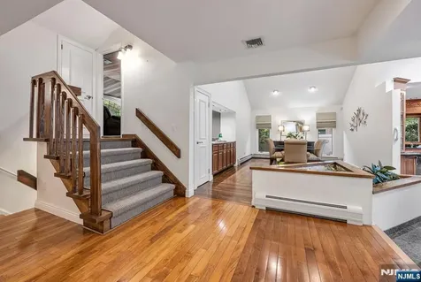31 Sherwood Drive Hillsdale NJ 07642