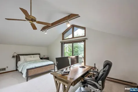 31 Sherwood Drive Hillsdale NJ 07642
