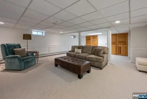 31 Sherwood Drive Hillsdale NJ 07642