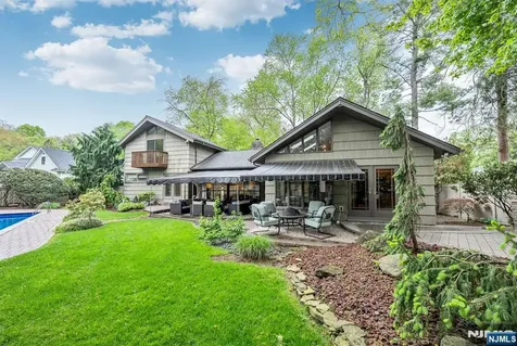 31 Sherwood Drive Hillsdale NJ 07642