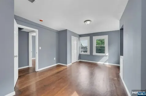 513 Sandford Newark NJ 07106