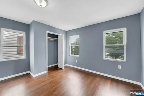 513 Sandford Newark NJ 07106