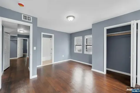 513 Sandford Newark NJ 07106
