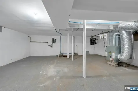 513 Sandford Newark NJ 07106