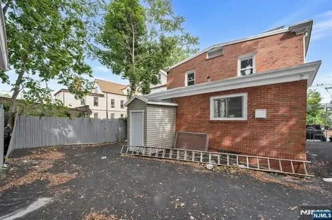 513 Sandford Newark NJ 07106