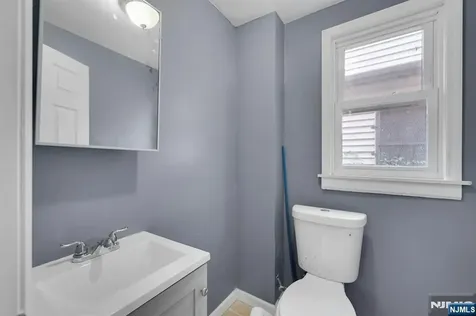 513 Sandford Newark NJ 07106