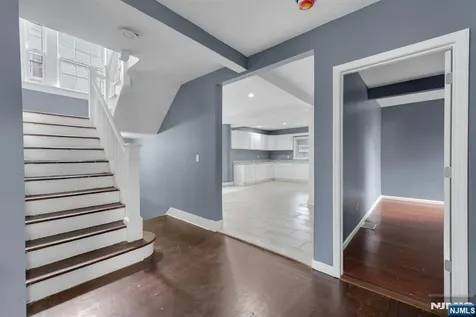 513 Sandford Newark NJ 07106