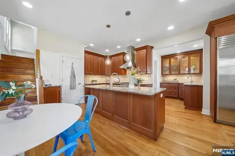 215 Inwood Avenue Montclair NJ 07043