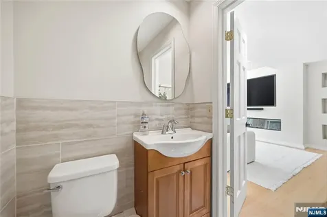 4 Ackerman Street Waldwick NJ 07463