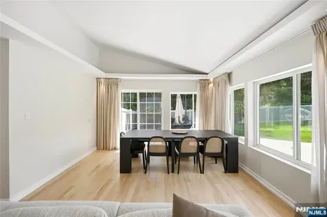 4 Ackerman Street Waldwick NJ 07463