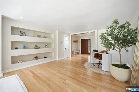 4 Ackerman Street Waldwick NJ 07463