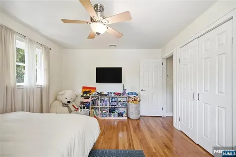 4 Ackerman Street Waldwick NJ 07463
