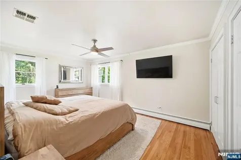 4 Ackerman Street Waldwick NJ 07463
