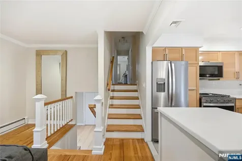 4 Ackerman Street Waldwick NJ 07463