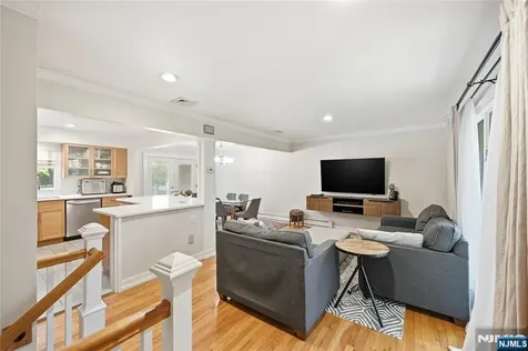 4 Ackerman Street Waldwick NJ 07463