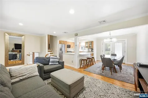 4 Ackerman Street Waldwick NJ 07463