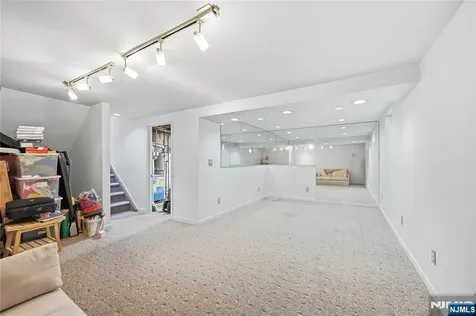 4 Ackerman Street Waldwick NJ 07463