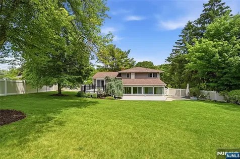 4 Ackerman Street Waldwick NJ 07463