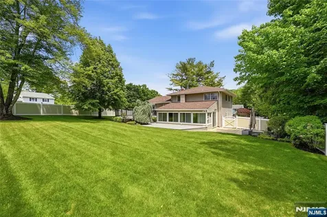4 Ackerman Street Waldwick NJ 07463