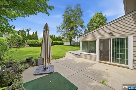 4 Ackerman Street Waldwick NJ 07463