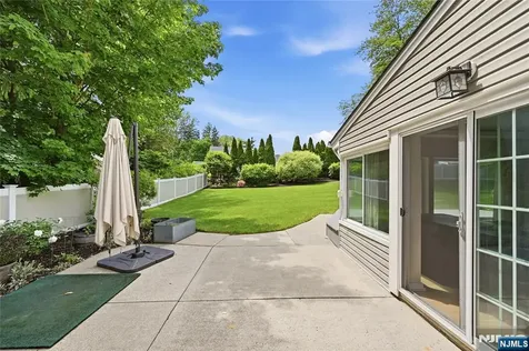 4 Ackerman Street Waldwick NJ 07463