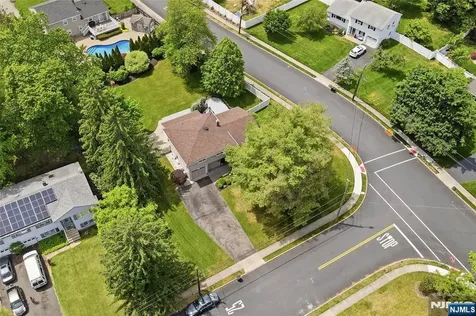 4 Ackerman Street Waldwick NJ 07463