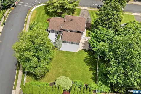 4 Ackerman Street Waldwick NJ 07463