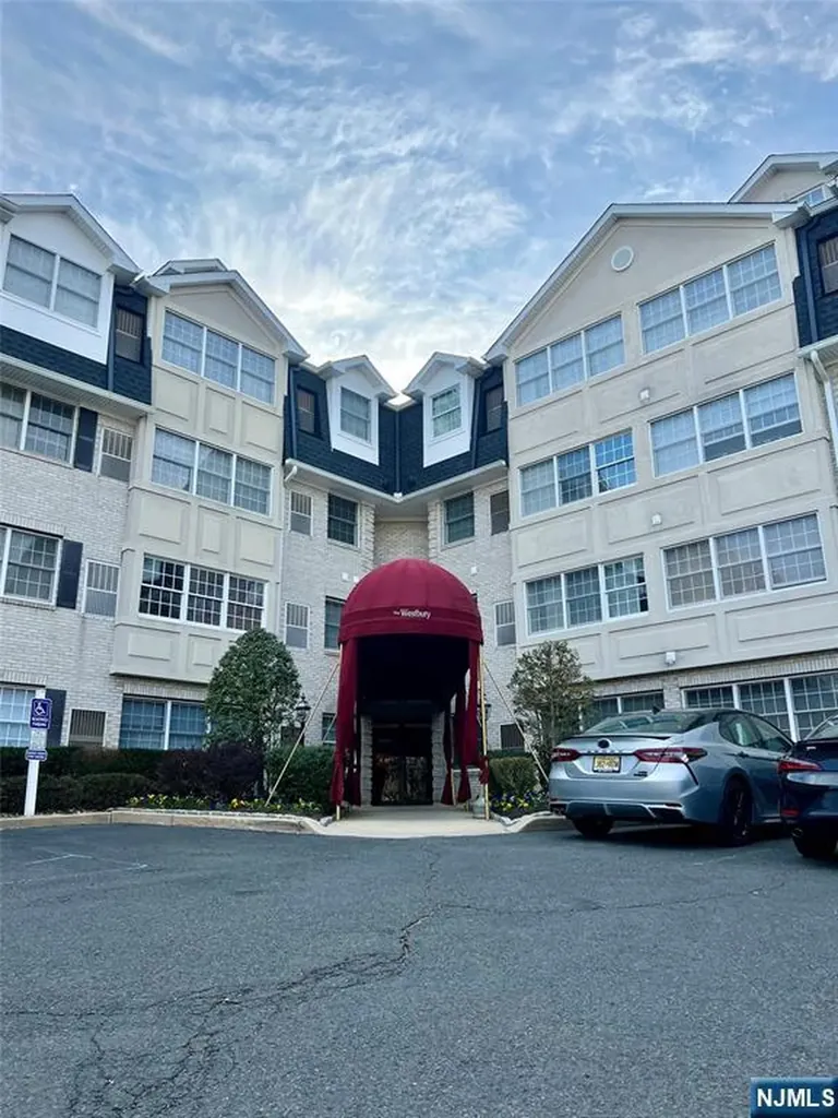131 Clinton Place Hackensack NJ 07601