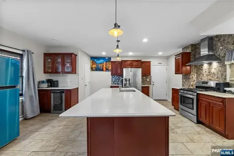 130 Renner Avenue Newark NJ 07112
