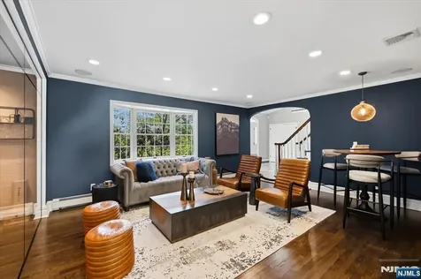 327 Woodside Avenue Franklin Lakes NJ 07417