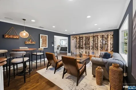 327 Woodside Avenue Franklin Lakes NJ 07417