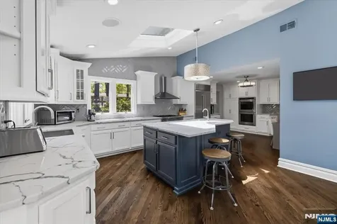 327 Woodside Avenue Franklin Lakes NJ 07417