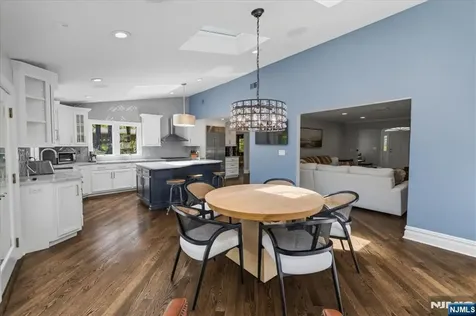 327 Woodside Avenue Franklin Lakes NJ 07417