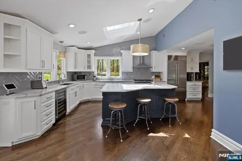 327 Woodside Avenue Franklin Lakes NJ 07417
