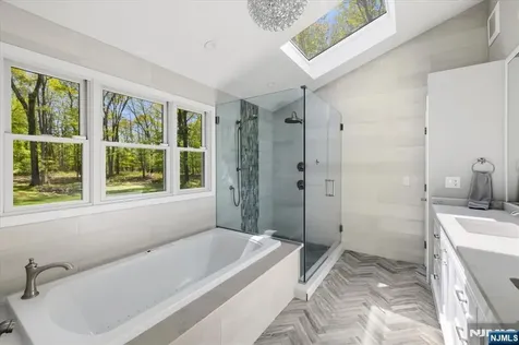 327 Woodside Avenue Franklin Lakes NJ 07417