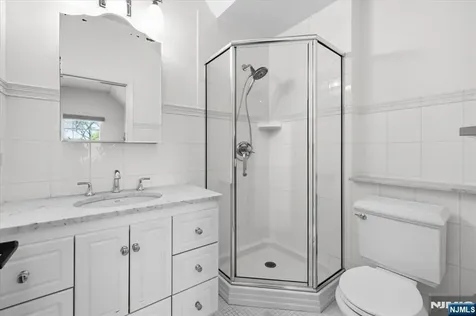 327 Woodside Avenue Franklin Lakes NJ 07417