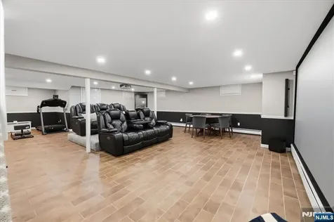 327 Woodside Avenue Franklin Lakes NJ 07417