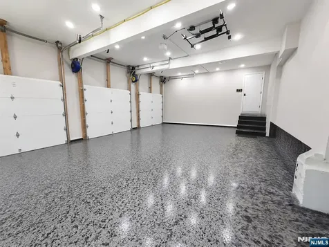 327 Woodside Avenue Franklin Lakes NJ 07417