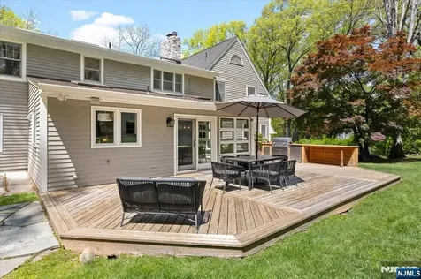 327 Woodside Avenue Franklin Lakes NJ 07417