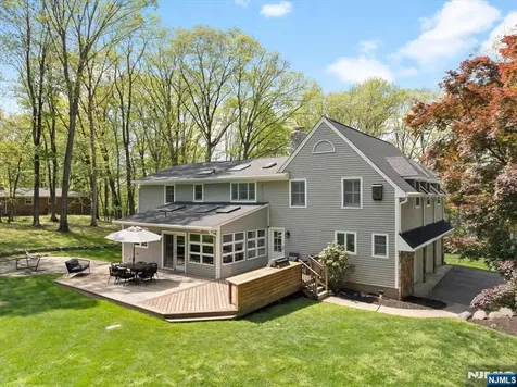327 Woodside Avenue Franklin Lakes NJ 07417
