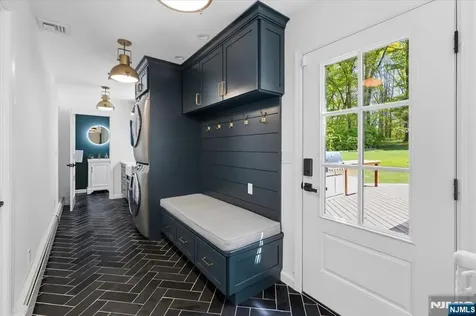 327 Woodside Avenue Franklin Lakes NJ 07417