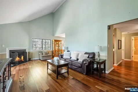 3202 Stowe Lane Mahwah NJ 07430