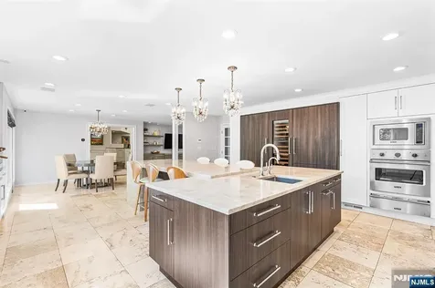 37 Hemlock Road Livingston NJ 07039