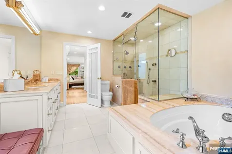 37 Hemlock Road Livingston NJ 07039