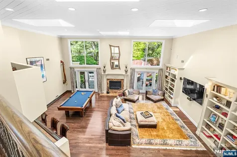 37 Hemlock Road Livingston NJ 07039